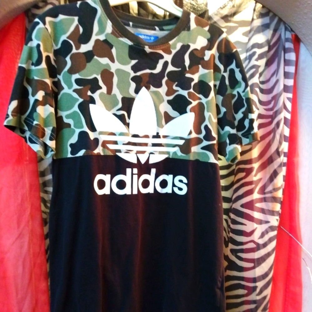 Adidas camo t-shirt